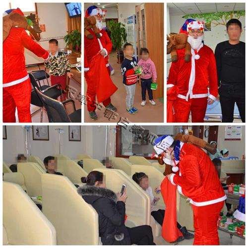 天津某医院惊现圣诞老人，送礼物啦